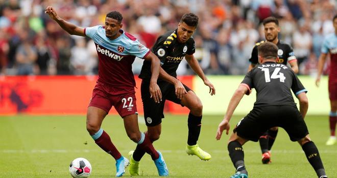 因净胜球劣势不幸降级！官方：熊本深红主帅大木武离任（净胜球落后遗憾降级，官方宣布熊本深红主帅大木武卸任）