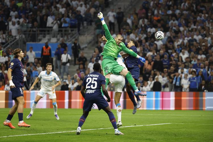 徐正源：韦世豪只归队练了一天；罗慕洛受伤可能因天气冷（徐正源称韦世豪仅归队合练1天，罗慕洛受伤或与低温有关）