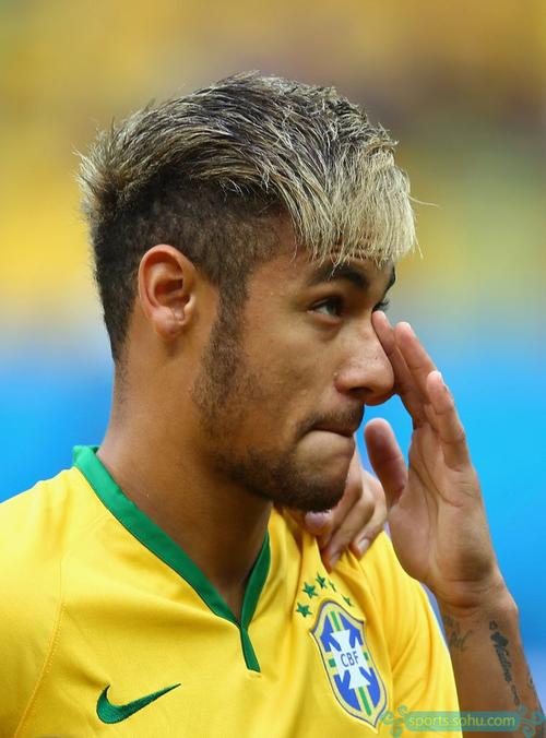 土耳其11月世预赛大名单：恰20领衔，詹-乌尊、厄泽尔缺席（土耳其公布11月世预赛名单：恰尔汗奥卢压阵，詹-乌尊与厄泽尔无缘）