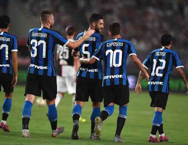 半场战报：沃尔夫斯堡2-0柏林联合，阿穆拉1射1传，维默尔破门（半场速报：沃尔夫斯堡2比0领先柏林联合，阿穆拉传射建功，维默尔收获进球）