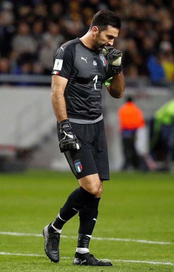 斯基拉：罗马已向切利克开3年新合同，一些欧洲俱乐部正在关注（斯基拉：罗马已向切利克提供为期三年的新约，欧洲多队持续关注）