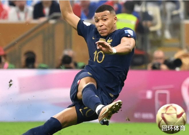 世体：梅西在进入诺坎普前没联系巴萨的任何人请求许可（世体：梅西进诺坎普前未与巴萨任何人沟通获取许可）