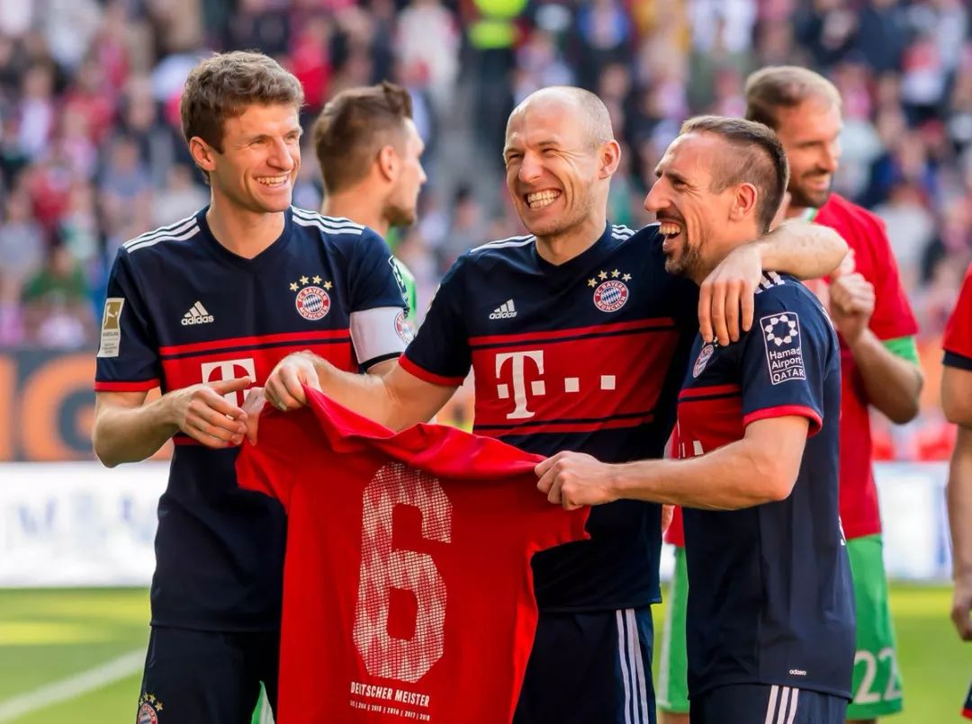 安东尼：曼联愿意在我身上花一个亿，就说明我具备相应的价值（安东尼：曼联砸下1亿引进我，足以证明我的身价）