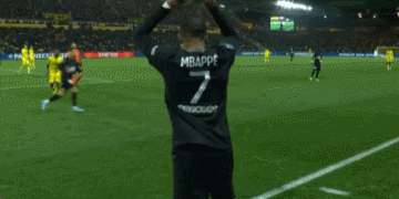 申花发布球队32岁生日海报，却把“32nd”写成“32th”（申花32岁队庆海报翻车：把“32nd”误写成“32th”）